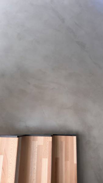 Pose d'un Béton Ciré spatulé dans la région de LYON