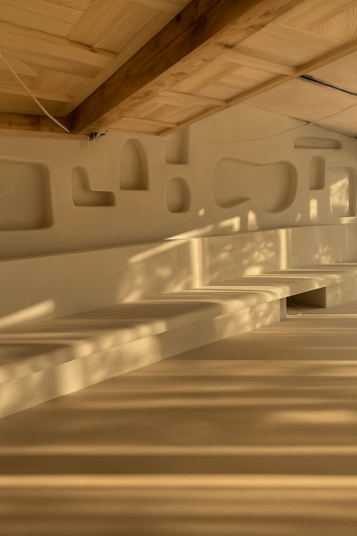 Application Béton Ciré sol et murs dans un restaurant a Sainte-Maxime Var Golfe de Saint-Trope