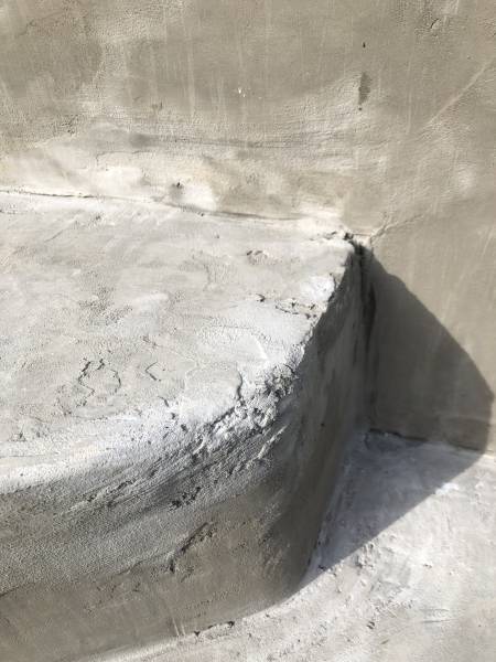 Réalisation Piscine en Béton Ciré dans les hauteurs de Roquebrune-sur-Argens  83 Var