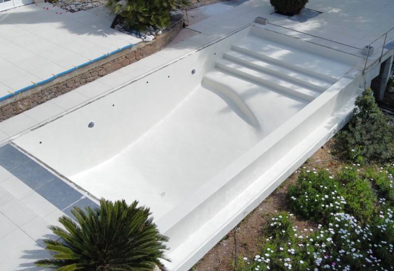 Rénovation, piscine en Béton Ciré la Croix-Valmer Golfe Saint-Tropez 83